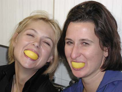 09MidveTudMudveTud.JPG (24706 bytes)